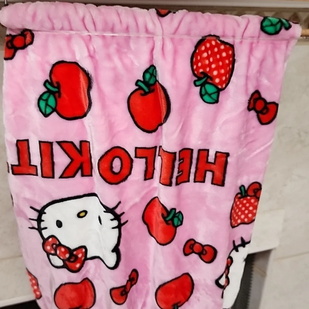 🍎 HELLO KITTY PLUSH CLOUD THROW 🍎